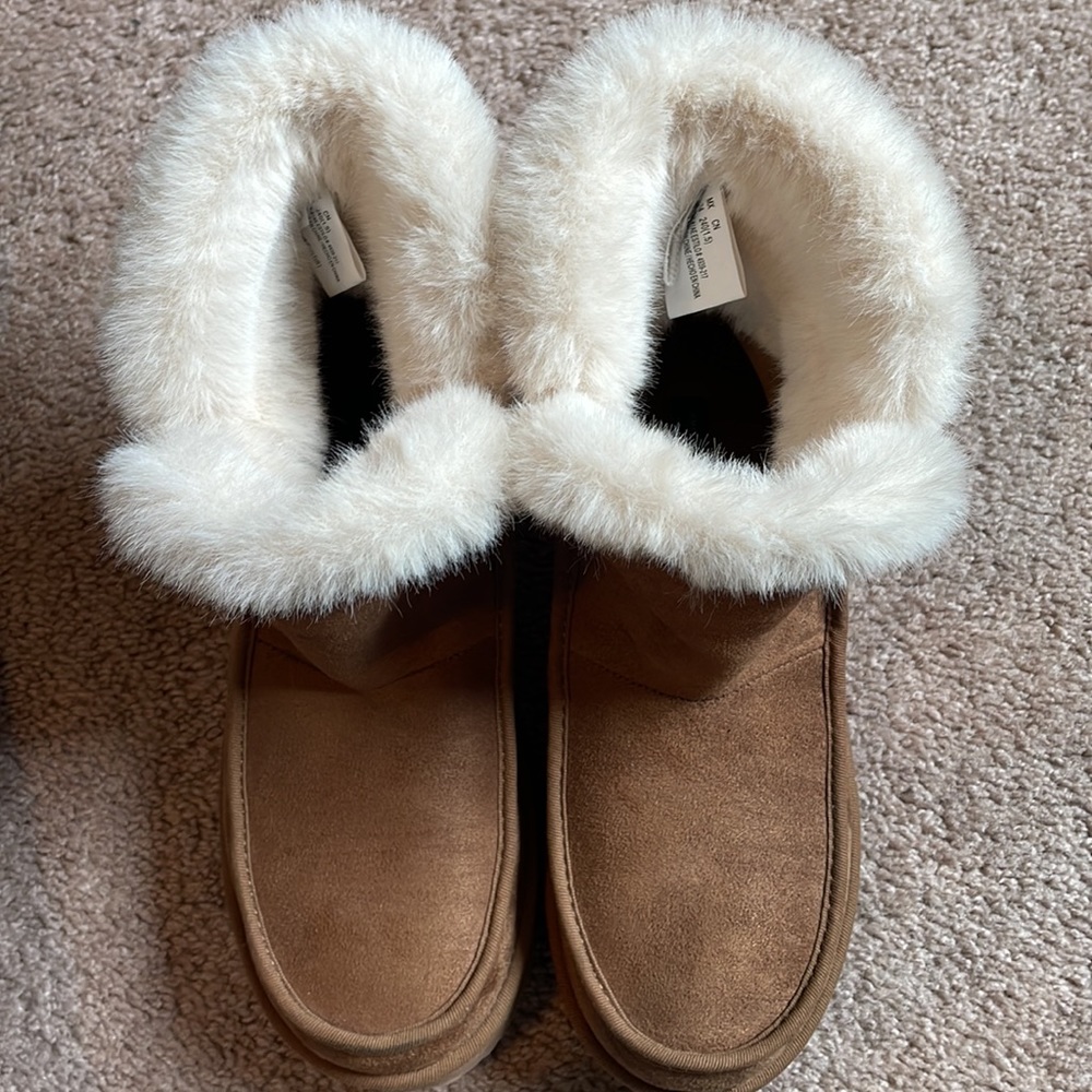 AE boots Size 7 NWT - Picture 2 of 4